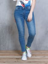 Top shop bán quần jeans cho nữ giá rẻ tại Quận 4, TP.HCM