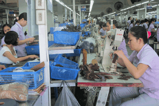 Top xưởng sỉ giày nam giá rẻ chất lượng tại Q.Hoàn Kiếm, Hà Nội