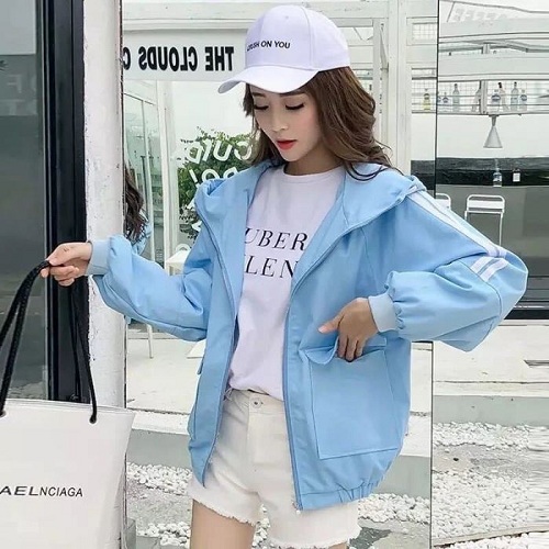 Top shop bán áo khoác cho nữ đẹp, phong cách trên đường Nguyễn Thị Thập
