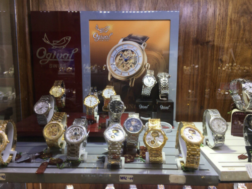 Top cửa hàng bán đồng hồ chính hãng uy tín tại Quận Tây Hồ, Hà Nội
