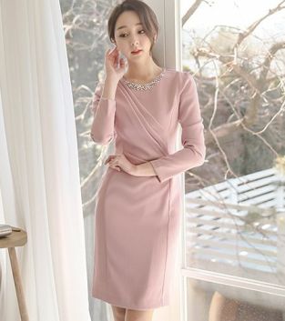 Top shop bán váy đầm công sở cho nữ tại Quận 4, TP.HCM