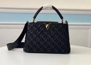Top shop bán túi xách nữ giá rẻ uy tín tại Tân Bình, TPHCM