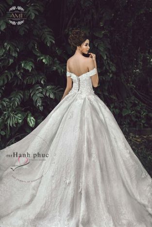 Top shop bán áo cưới, váy cưới cô dâu giá rẻ uy tín tại Tân Phú, TPHCM