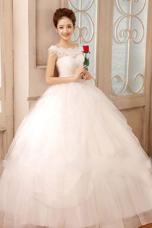 Top shop bán áo cưới, váy cưới cô dâu giá rẻ uy tín tại Quận 10, TPHCM