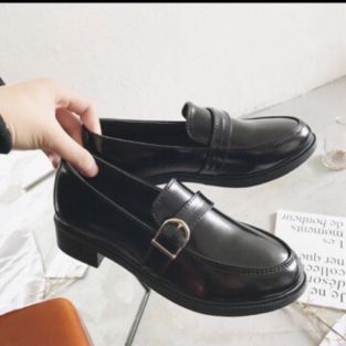 Top shop giày tây nữ giá rẻ uy tín tại Bình Dương