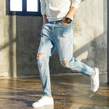 Danh sách shop quần jeans rách cực chất cho nam tại TP.HCM