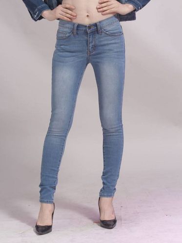 Danh sách shop bán quần jeans cho nữ trên đường Nguyễn Trãi