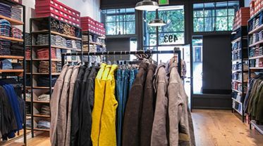 Danh sách shop quần áo cho nam đẹp, trẻ trung trên đường Nguyễn Ảnh Thủ