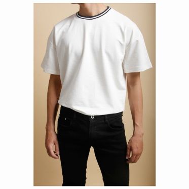 Top shop bán áo thun cho nam trẻ trung trên đường Huỳnh Tấn Phát