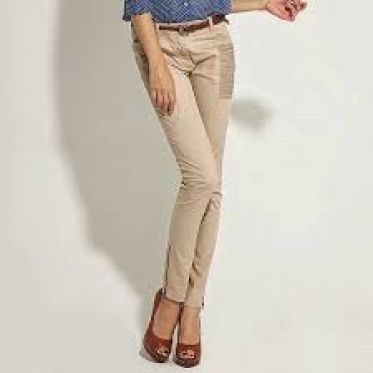 Top shop bán quần kaki cho nữ đẹp, trẻ trung trên đường Lý Tự Trọng
