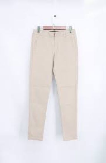 Top shop bán quần kaki cho nữ đẹp, trẻ trung trên đường Huỳnh Văn Bánh