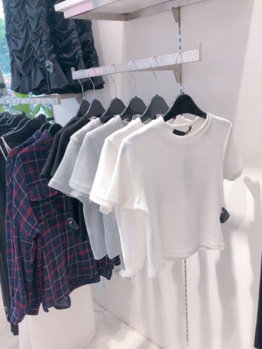 Top shop bán áo thun cho nữ cao cấp tại Quận 2, TP.HCM