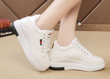 Top shop bán giày thể thao nữ giá rẻ chất lượng tại Quận 1, TpHCM