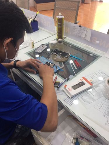 Cửa hàng sửa chữa điện thoại tại Quận 7, TP.HCM
