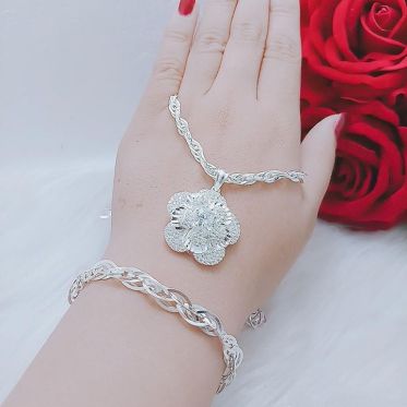 Top shop bán trang sức nữ giá rẻ uy tín tại Quận 2, TPHCM