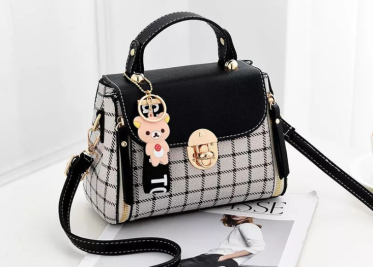 Top shop bán túi xách nữ giá rẻ uy tín tại Quận 1, TPHCM