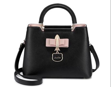 Top shop bán túi xách nữ giá rẻ uy tín tại Quận 3, TPHCM
